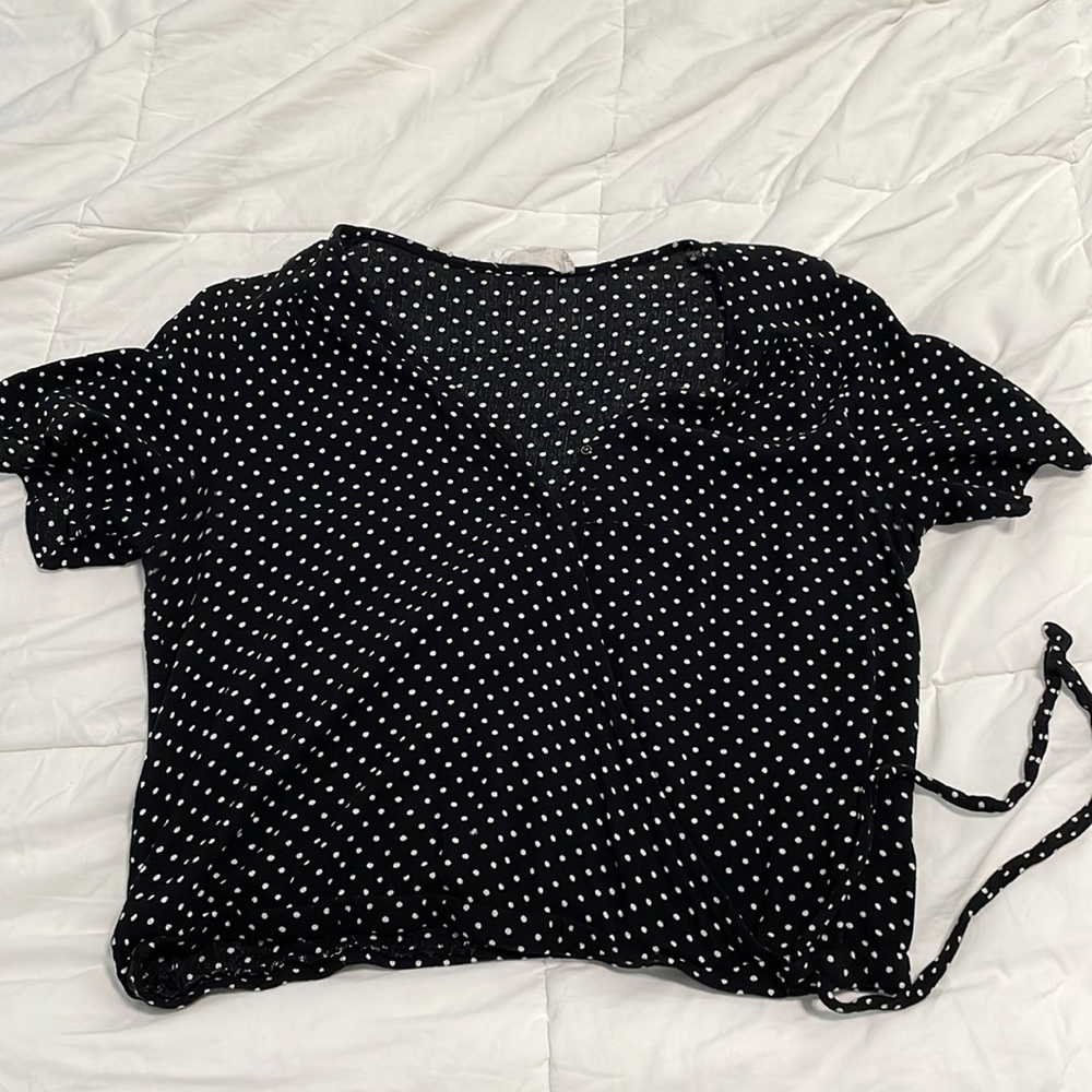 Pink republic poke a dot blouse. Has a nice fit to body!